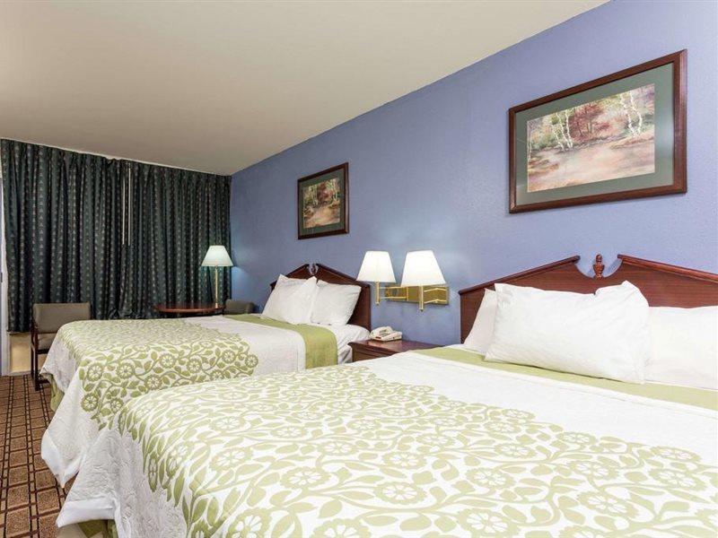 Days Inn By Wyndham Dickson Exterior foto