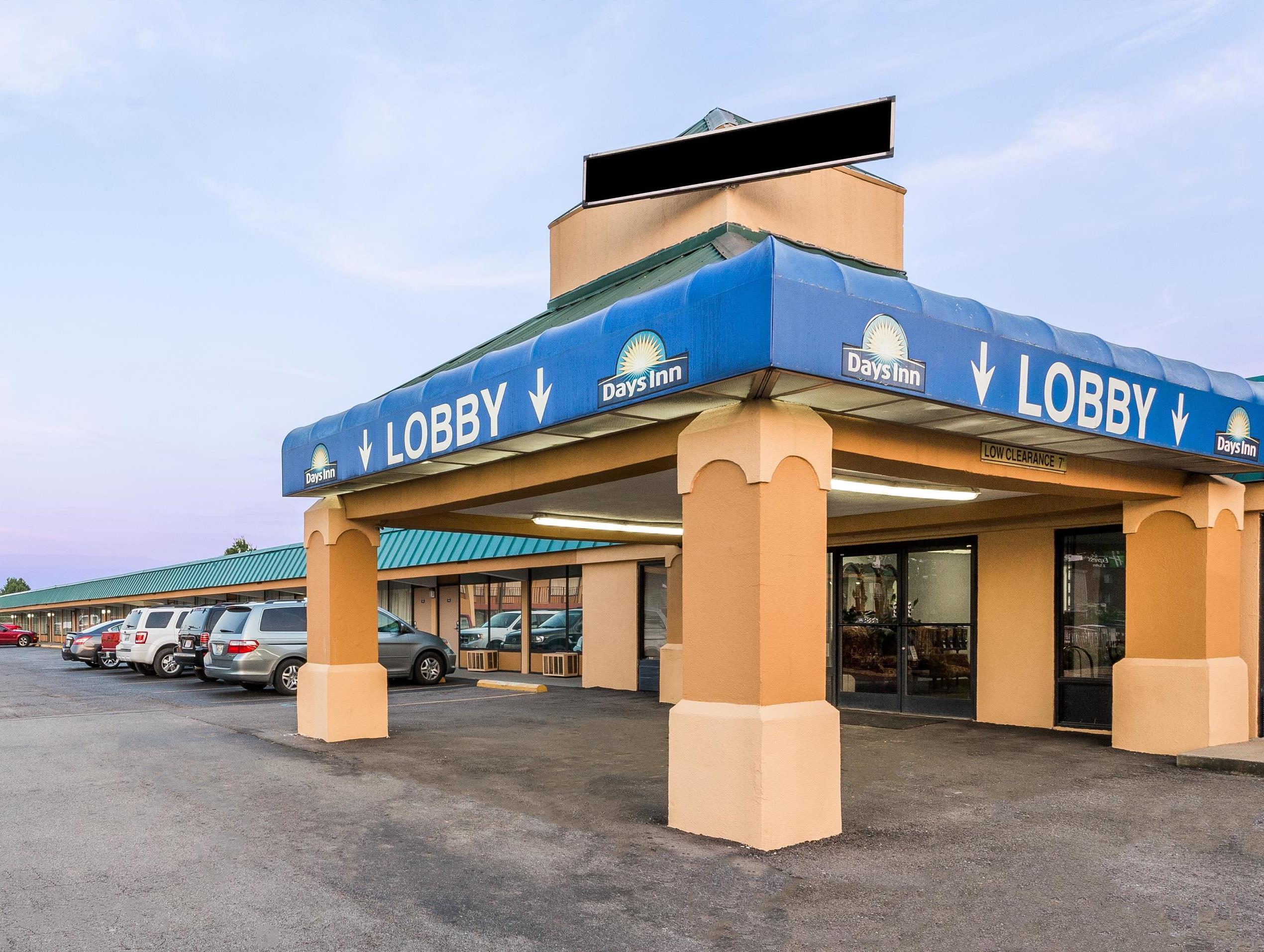 Days Inn By Wyndham Dickson Exterior foto